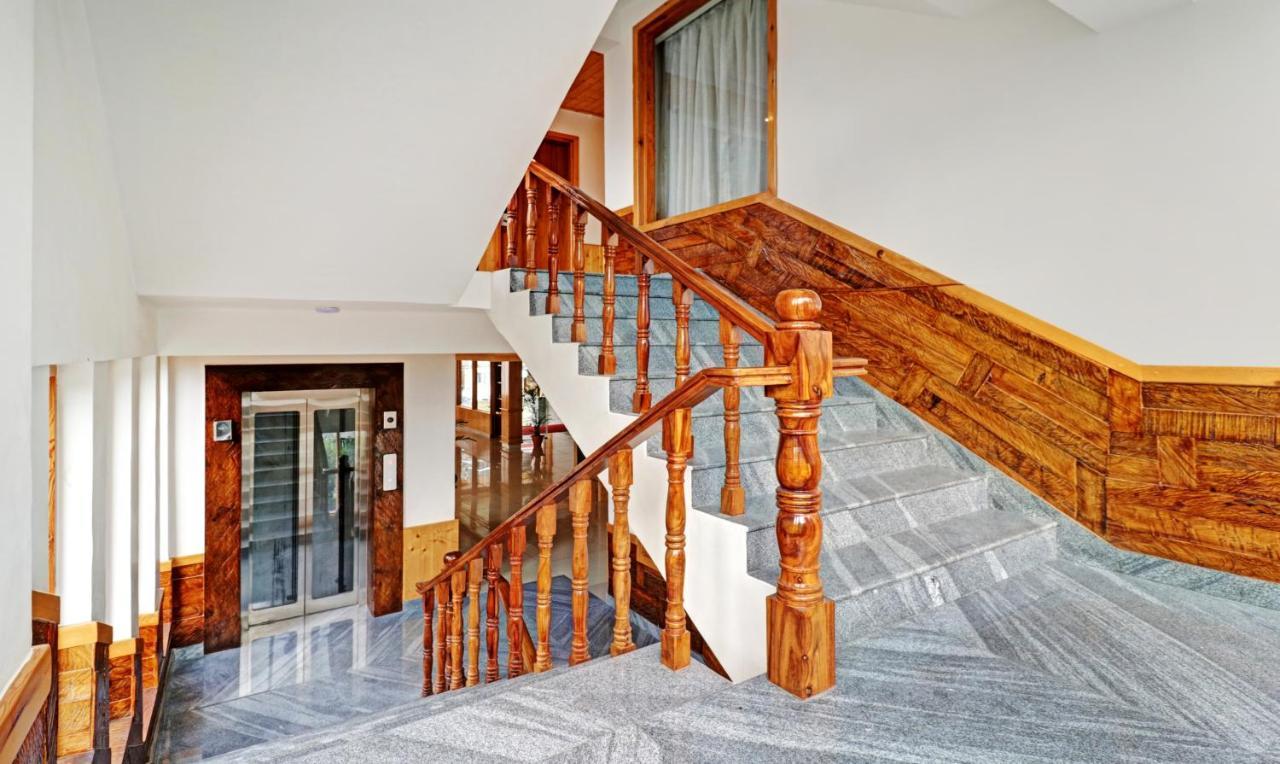 Treebo Premium Sattva With Mountain View Hotel Manāli Exterior foto