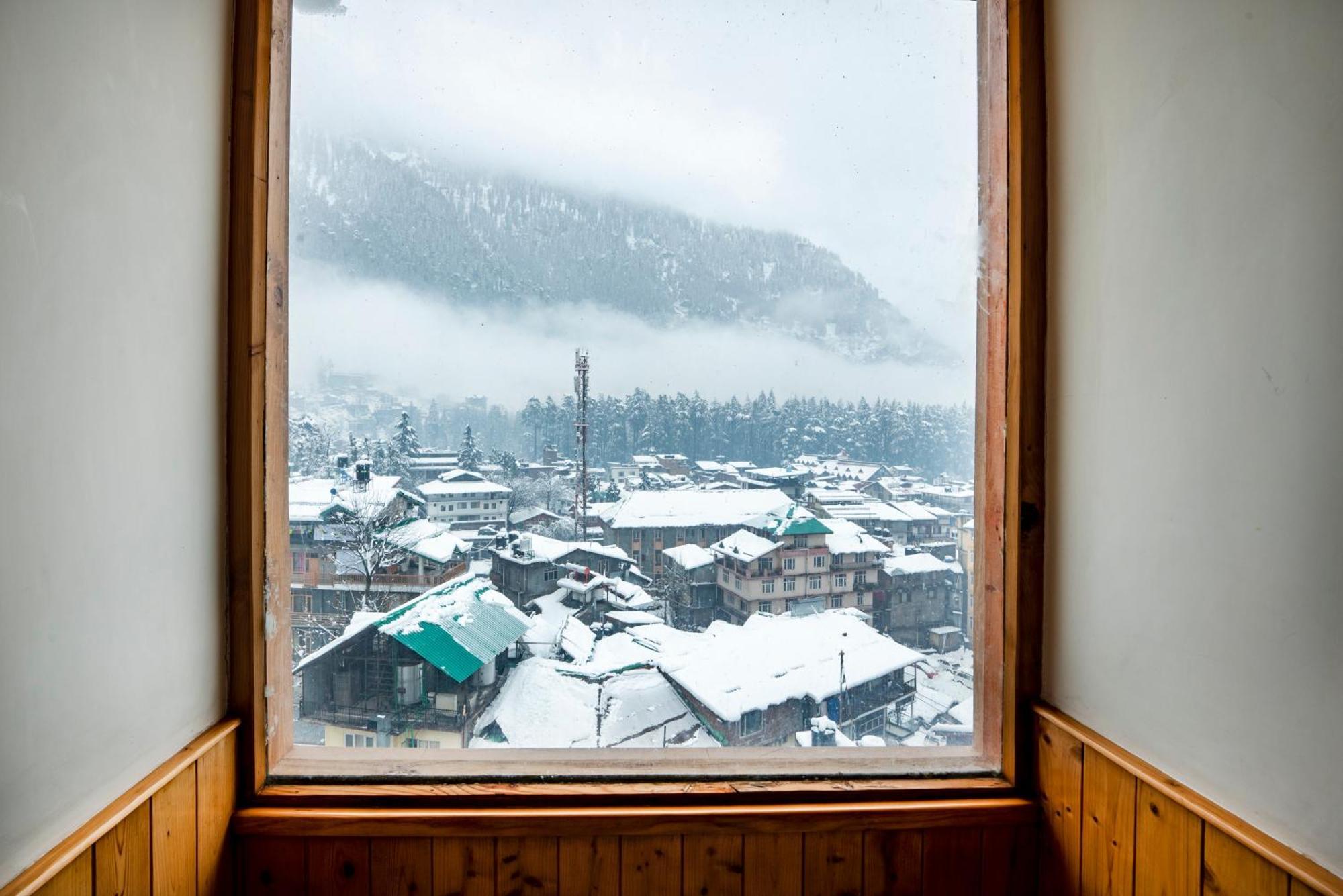 Treebo Premium Sattva With Mountain View Hotel Manāli Exterior foto