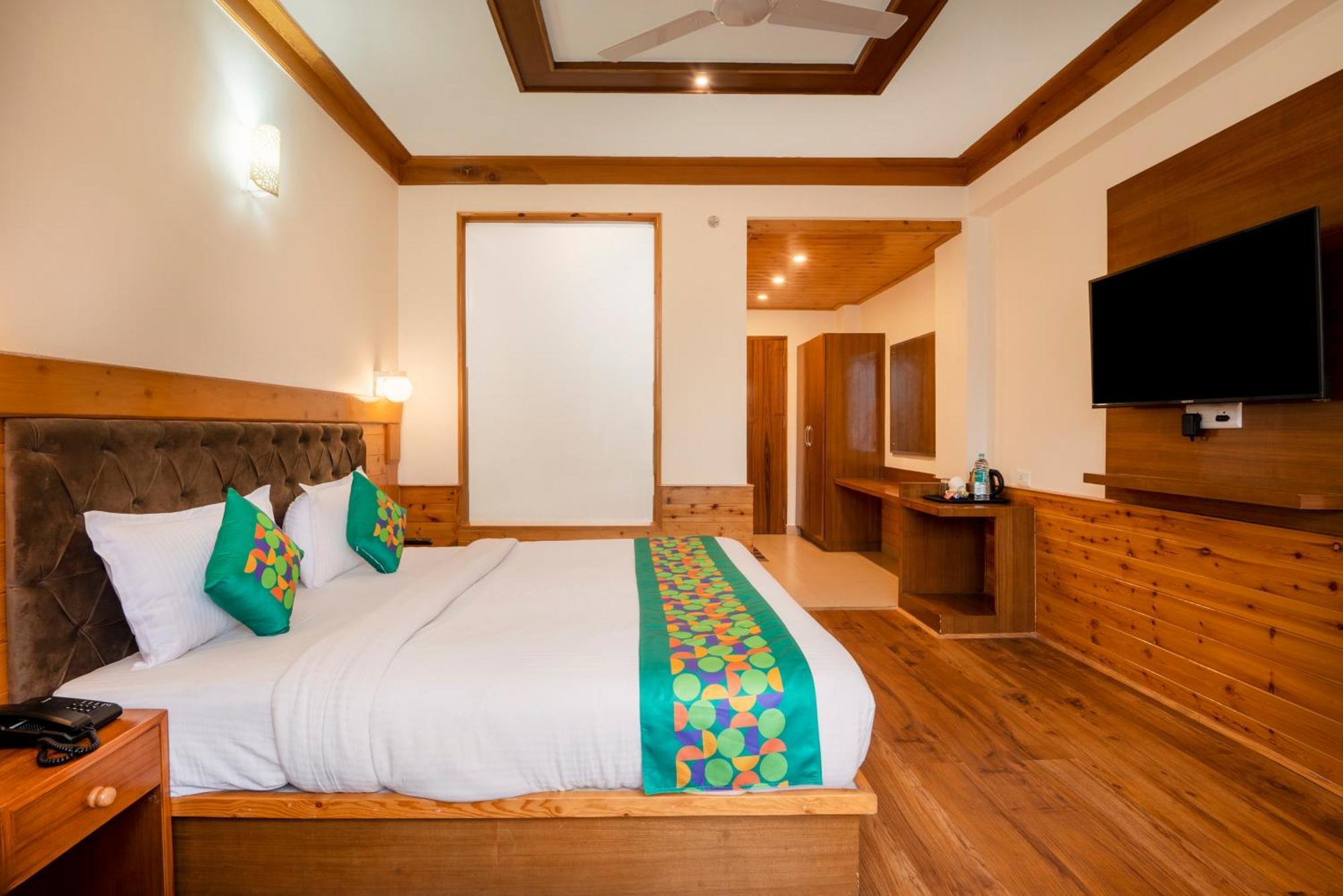 Treebo Premium Sattva With Mountain View Hotel Manāli Exterior foto