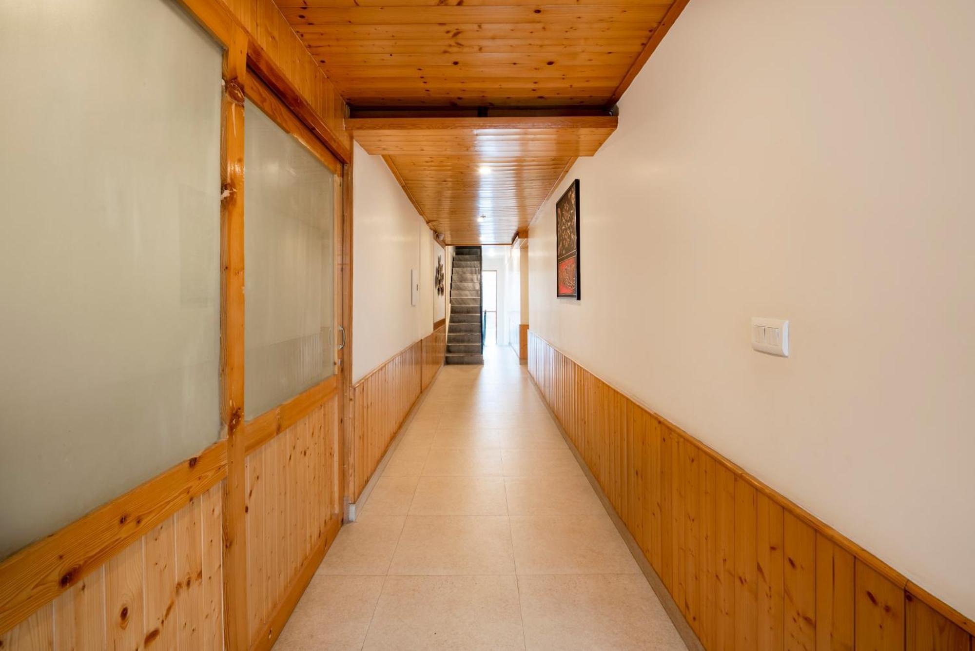Treebo Premium Sattva With Mountain View Hotel Manāli Exterior foto