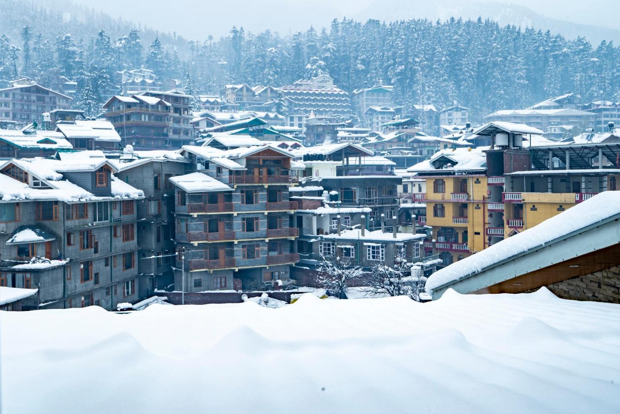 Treebo Premium Sattva With Mountain View Hotel Manāli Exterior foto