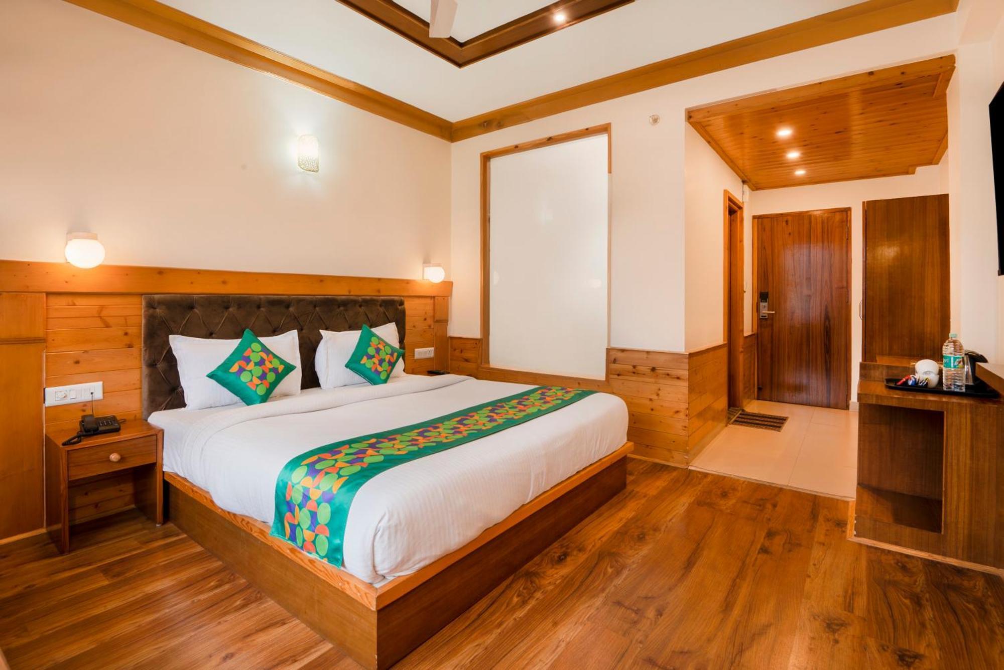 Treebo Premium Sattva With Mountain View Hotel Manāli Exterior foto