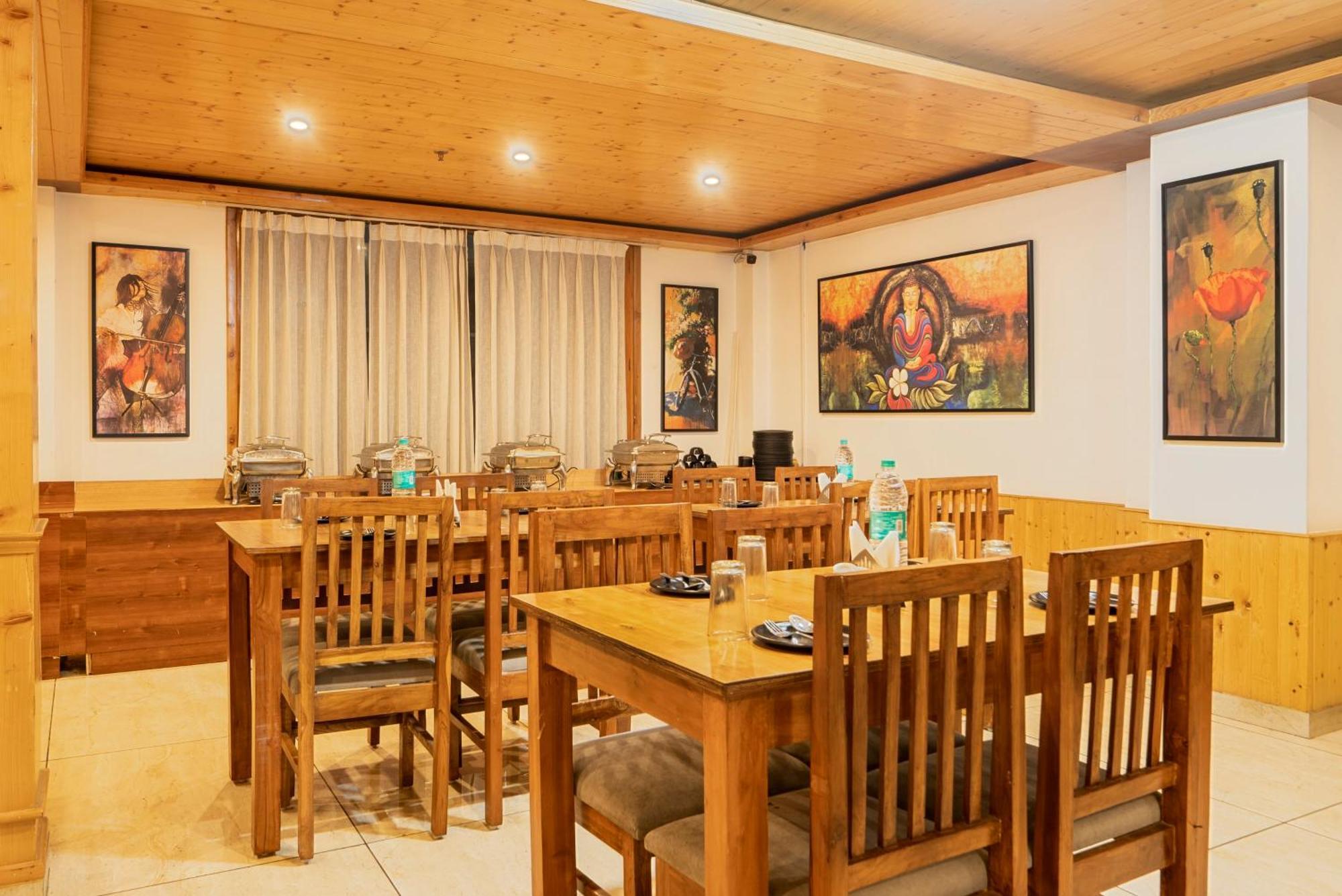 Treebo Premium Sattva With Mountain View Hotel Manāli Exterior foto